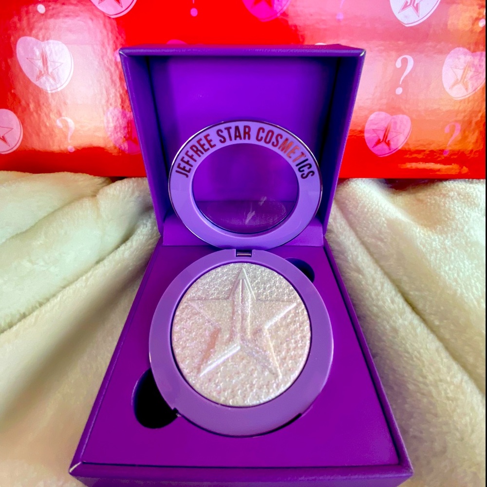 Jeffree Star Extreme Frost in Shade “Choking on Ice”